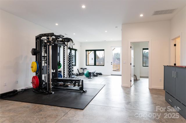 28 Lamb Avenue, Asheville, NC 28806