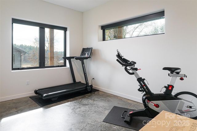 28 Lamb Avenue, Asheville, NC 28806