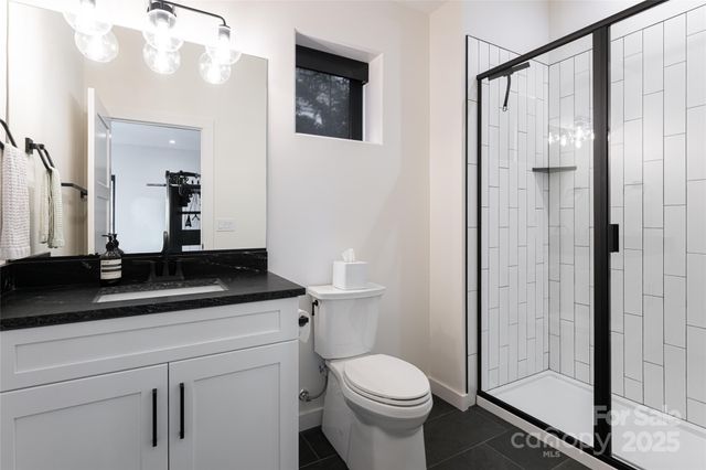 28 Lamb Avenue, Asheville, NC 28806