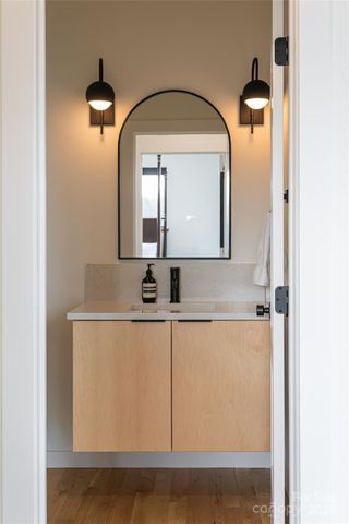 28 Lamb Avenue, Asheville, NC 28806