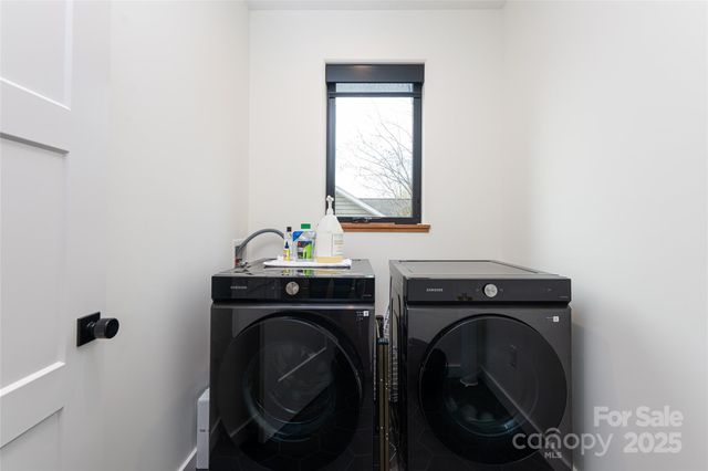 28 Lamb Avenue, Asheville, NC 28806