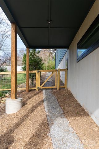 28 Lamb Avenue, Asheville, NC 28806