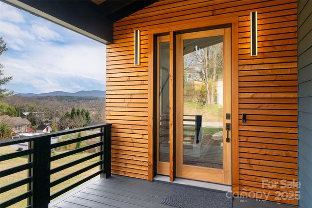 28 Lamb Avenue, Asheville, NC 28806