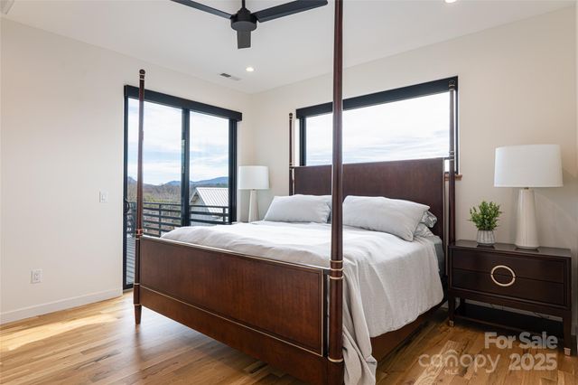 28 Lamb Avenue, Asheville, NC 28806