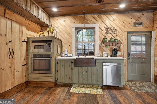 110 Old Indian Trail, Blue Ridge, GA 30513