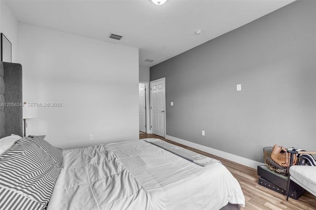 1330 NW 11th St, Fort Lauderdale, FL 33311
