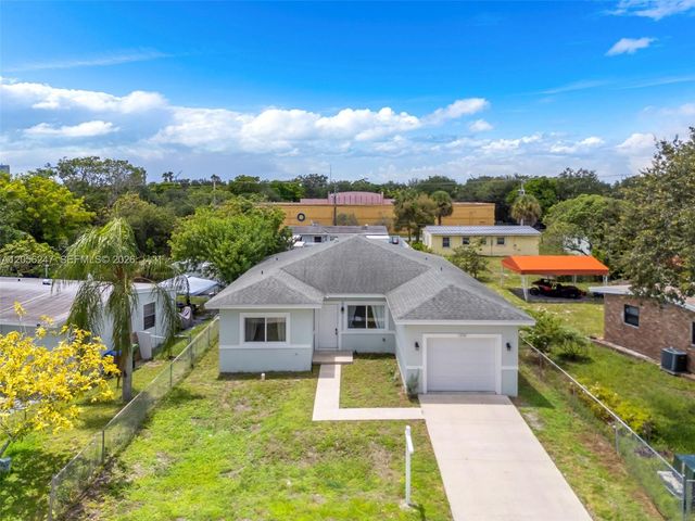 1330 NW 11th St, Fort Lauderdale, FL 33311