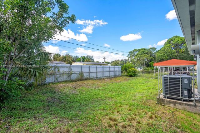 1330 NW 11th St, Fort Lauderdale, FL 33311