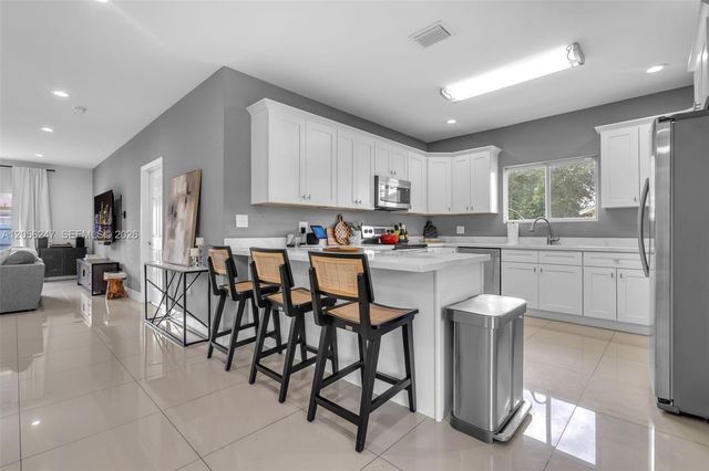 1330 NW 11th St, Fort Lauderdale, FL 33311
