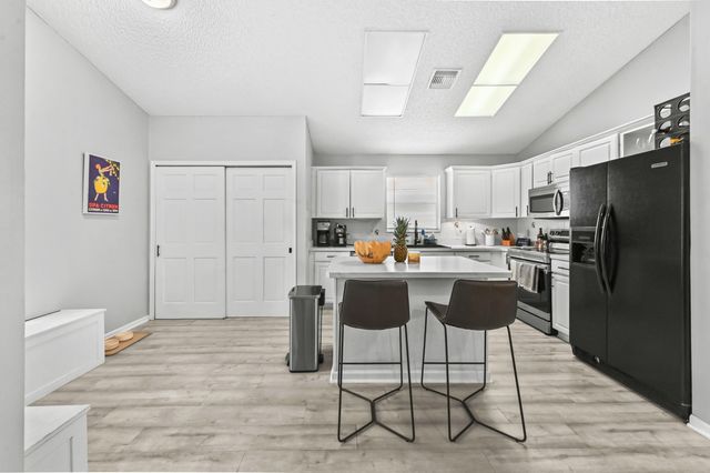 320 Hammocks Trail, Greenacres, FL 33413