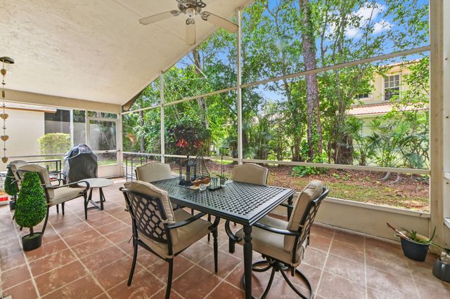 320 Hammocks Trail, Greenacres, FL 33413