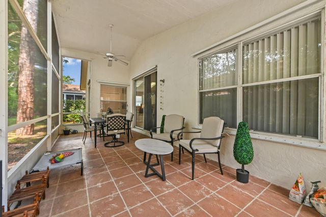 320 Hammocks Trail, Greenacres, FL 33413