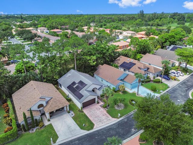 320 Hammocks Trail, Greenacres, FL 33413