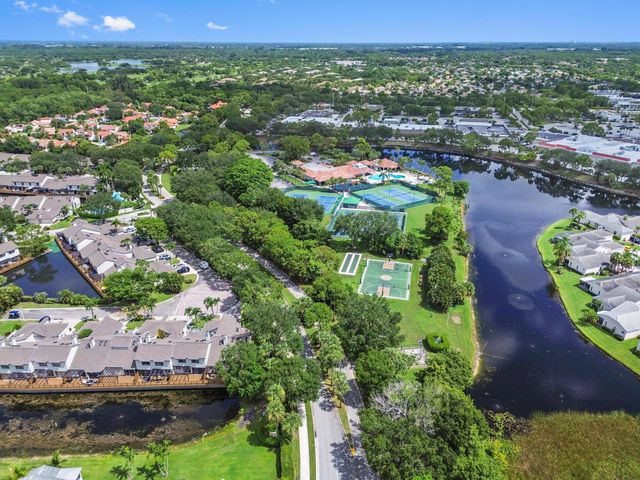 320 Hammocks Trail, Greenacres, FL 33413