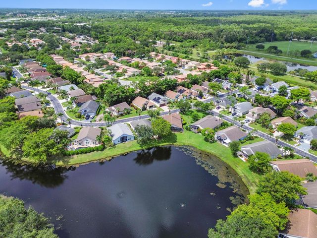 320 Hammocks Trail, Greenacres, FL 33413