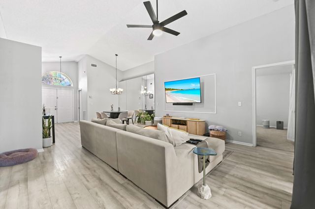 320 Hammocks Trail, Greenacres, FL 33413