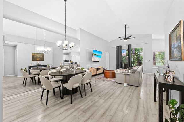 320 Hammocks Trail, Greenacres, FL 33413