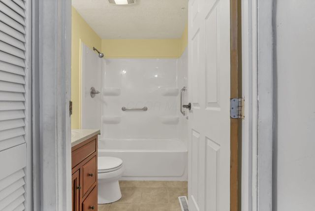 7008 Clymer Drive, Reynoldsburg, OH 43068