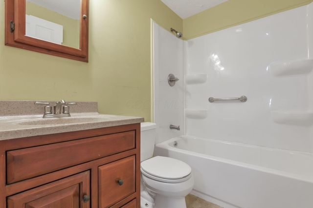 7008 Clymer Drive, Reynoldsburg, OH 43068