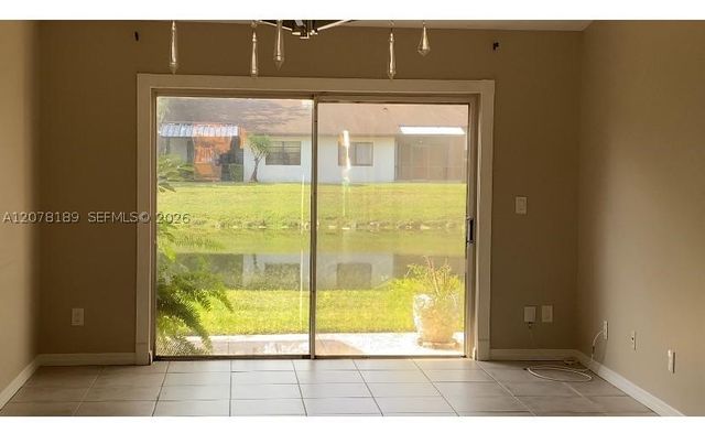 803 SW 119th Way 803, Davie, FL 33325