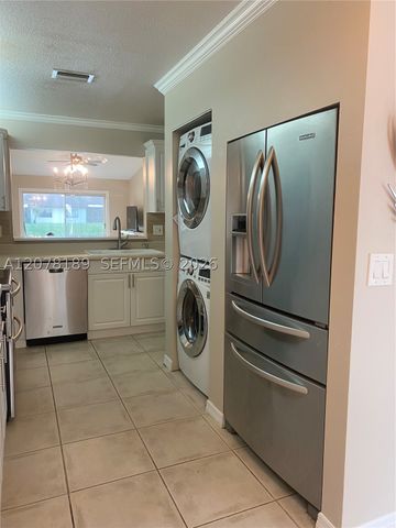 803 SW 119th Way 803, Davie, FL 33325
