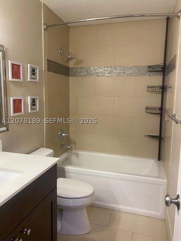 803 SW 119th Way 803, Davie, FL 33325