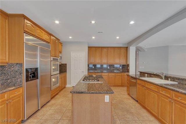 63 Cascade Lake Street, Las Vegas, NV 89148