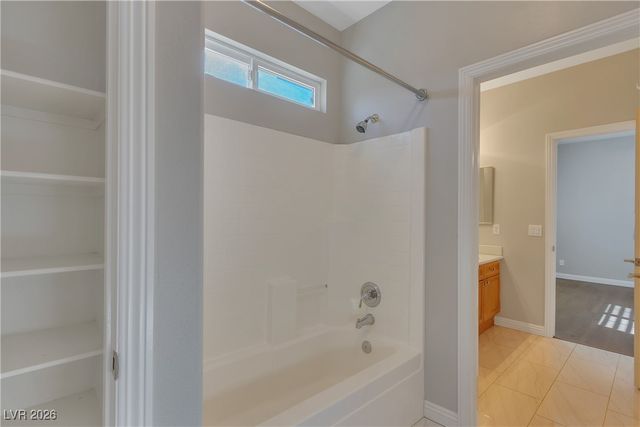 63 Cascade Lake Street, Las Vegas, NV 89148