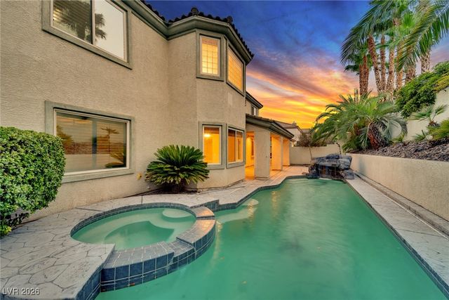 63 Cascade Lake Street, Las Vegas, NV 89148