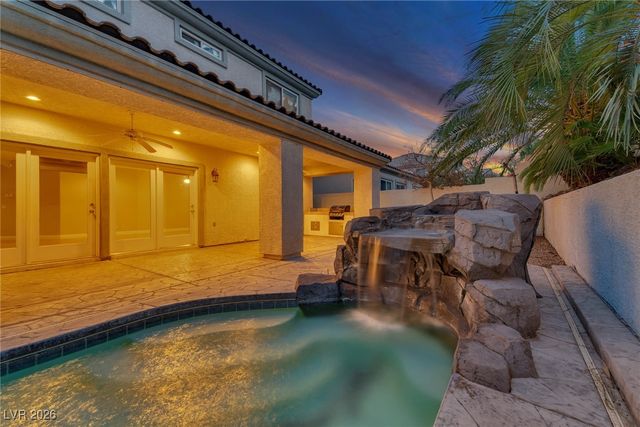 63 Cascade Lake Street, Las Vegas, NV 89148