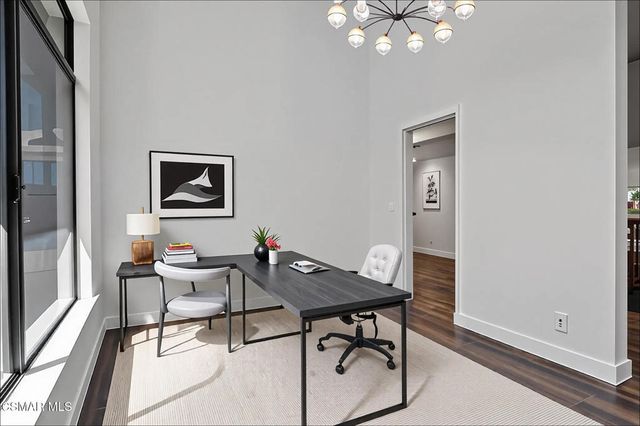 837 Hillview Circle, Simi Valley, CA 93065