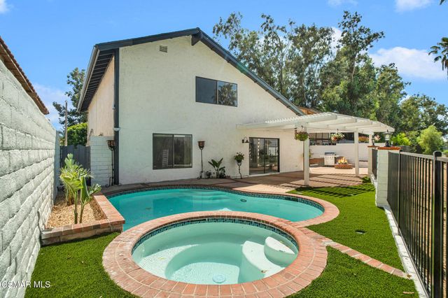 837 Hillview Circle, Simi Valley, CA 93065