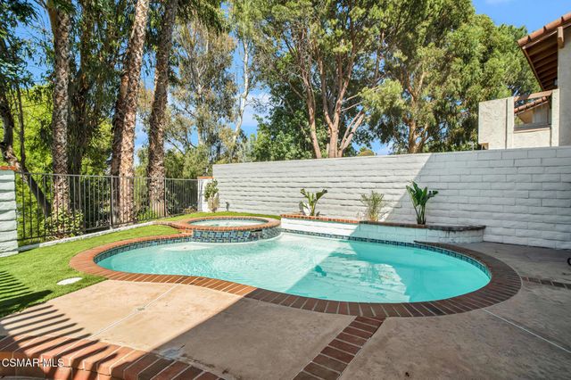 837 Hillview Circle, Simi Valley, CA 93065