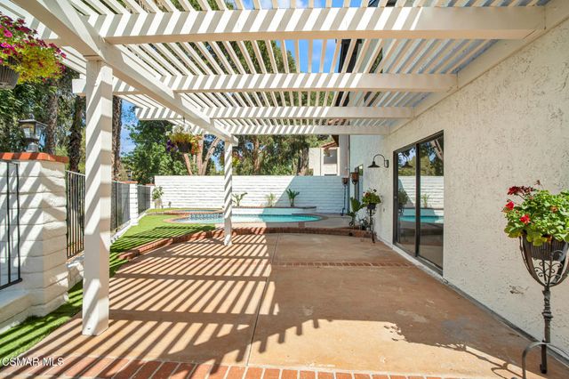 837 Hillview Circle, Simi Valley, CA 93065