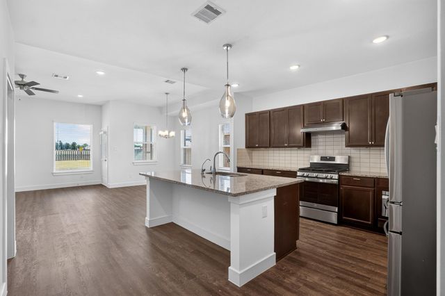 12340 N Chestnut, Conroe, TX 77303