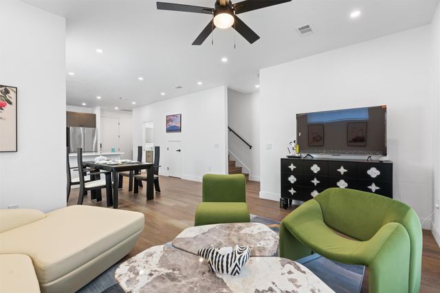 1208 W Oltorf ST B, Austin, TX 78704