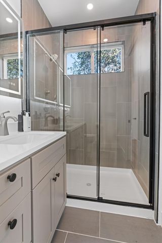 1208 W Oltorf ST B, Austin, TX 78704