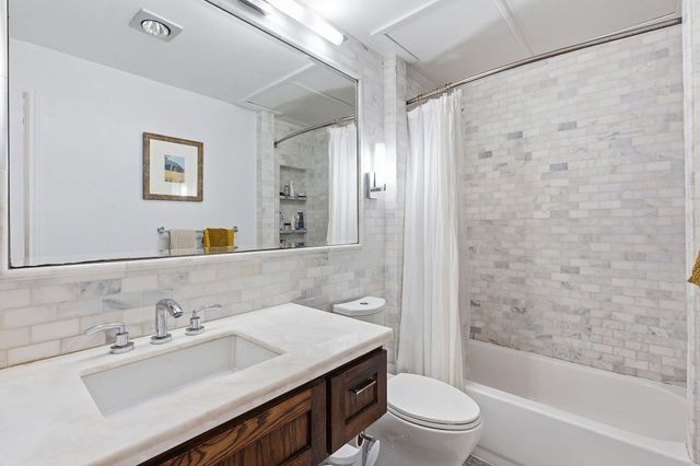 802 S 1st ST 202, Austin, TX 78704