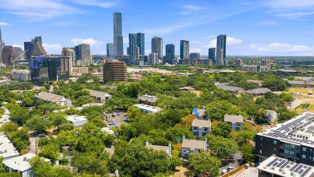802 S 1st ST 202, Austin, TX 78704