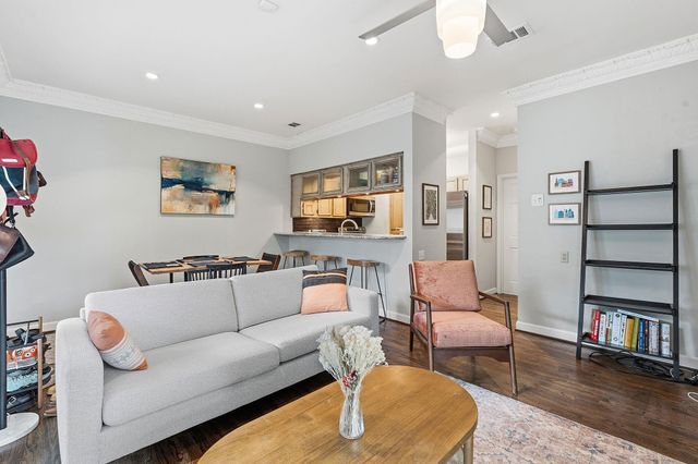 802 S 1st ST 202, Austin, TX 78704