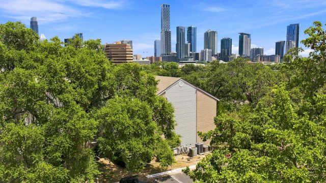 802 S 1st ST 202, Austin, TX 78704