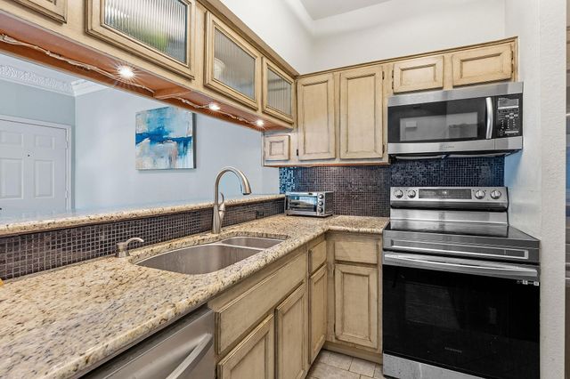 802 S 1st ST 202, Austin, TX 78704