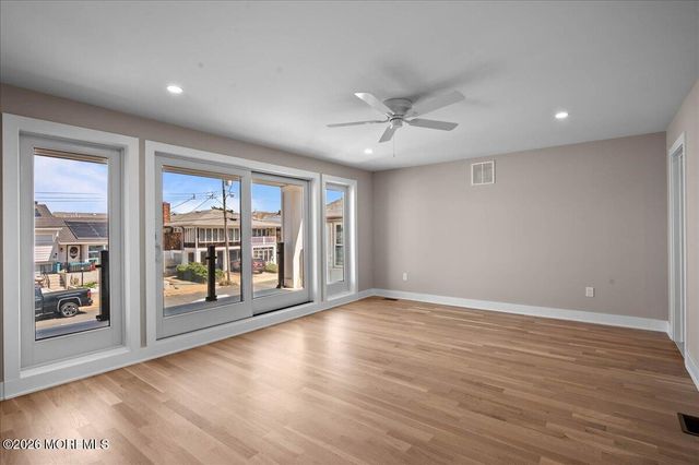 17 I Street, Seaside Park, NJ 08752