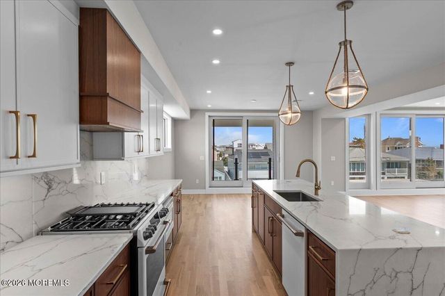 17 I Street, Seaside Park, NJ 08752