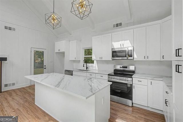 1741 Lucy Drive NW, Kennesaw, GA 30152