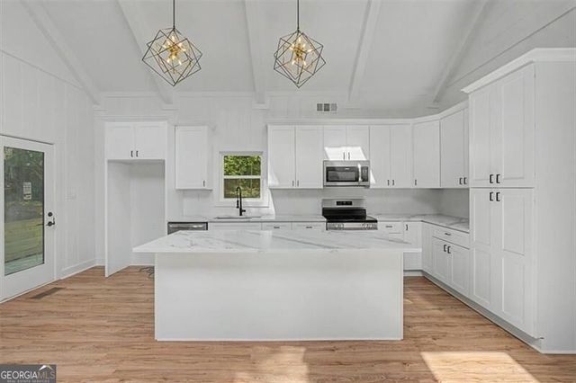 1741 Lucy Drive NW, Kennesaw, GA 30152