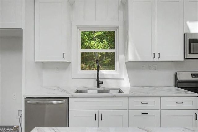 1741 Lucy Drive NW, Kennesaw, GA 30152