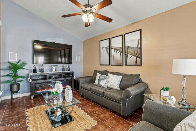 4648 Robert Acosta Drive, El Paso, TX 79934