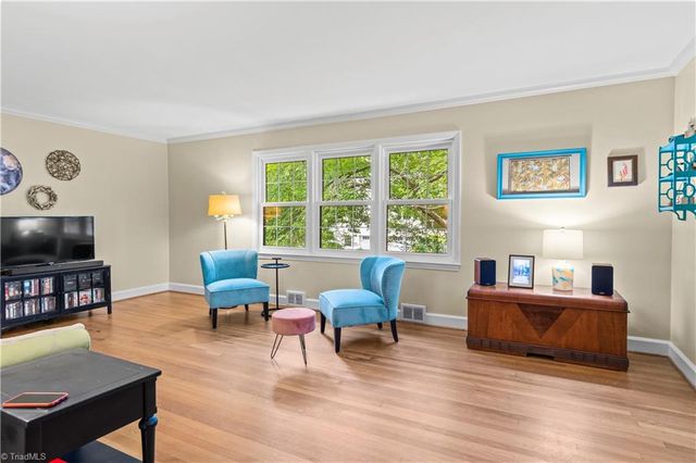 2605 Loch Drive, Winston-salem, NC 27106