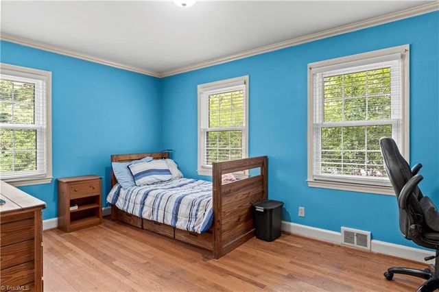 2605 Loch Drive, Winston-salem, NC 27106